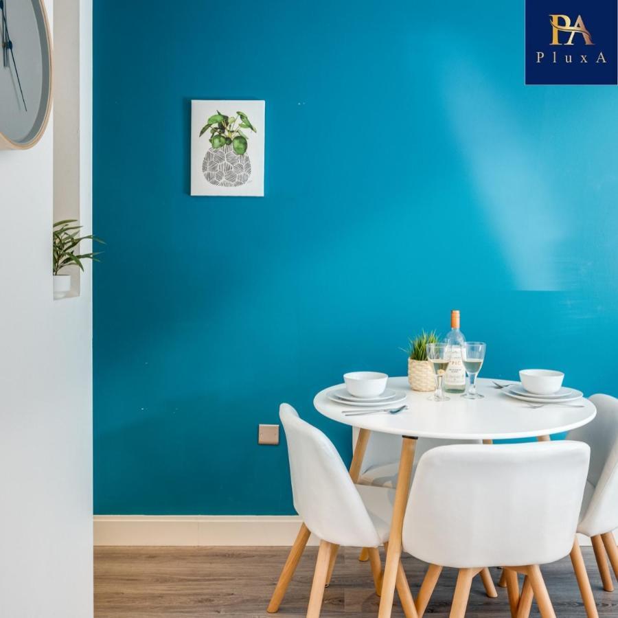Pluxa Vivid Veranda Beautiful City Centre Apartment With Free Parking Birmingham Exteriör bild